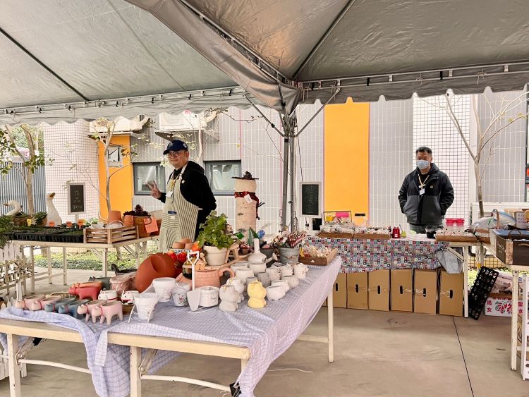 Mrs. Dessie Mueller MD