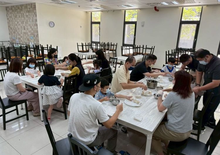 Craft Fun Day of Reindeer Children Home